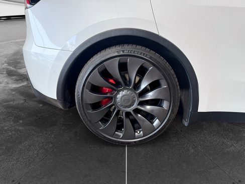 Used 2022 Tesla Model Y Performance AWD/4WD image 35