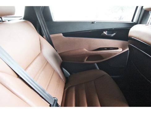 Used 2019 Kia Sorento SX FWD image 14