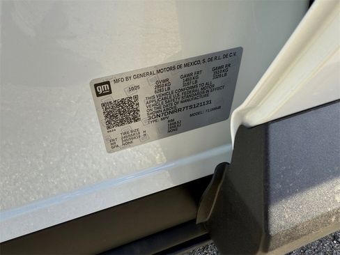 New 2026 Chevrolet Equinox EV LT image 25