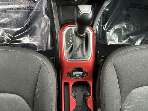 Certified 2018 Jeep Renegade Trailhawk w/ Cold Weather Group II image 20