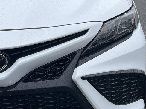 Used 2023 Toyota Camry SE image 9
