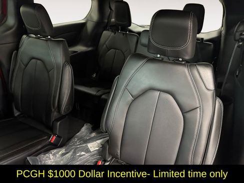 New 2026 Chrysler Pacifica Select image 20