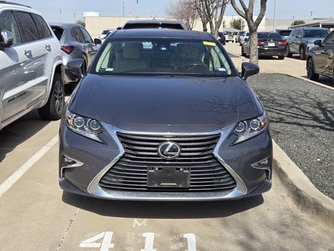 Used 2016 Lexus ES 350 w/ Luxury Package w/Wood Trim image 2