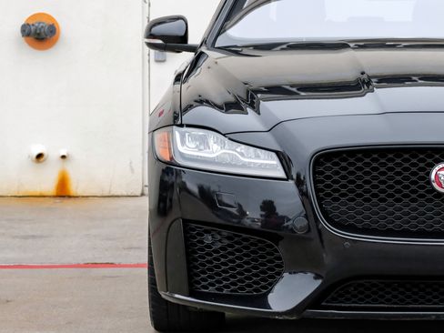 Used 2017 Jaguar XF S image 45