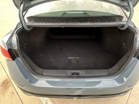 Used 2025 Nissan Sentra SR w/ SR Premium Package image 23