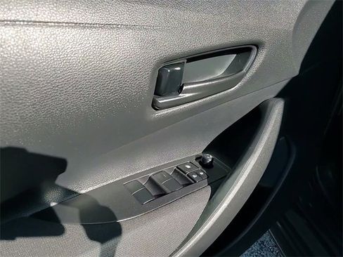 Certified 2025 Toyota Corolla LE image 10