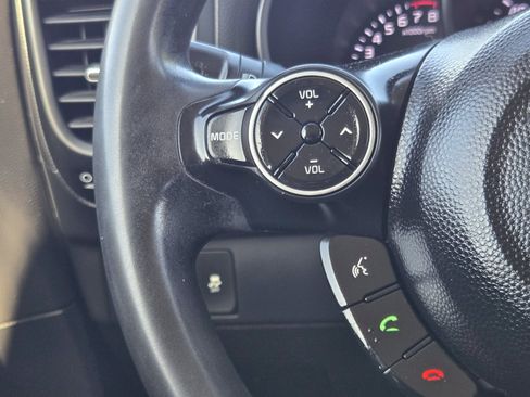Used 2016 Kia Soul FWD image 28