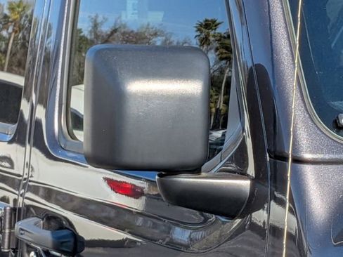 Used 2021 Jeep Wrangler Unlimited Rubicon AWD/4WD image 10