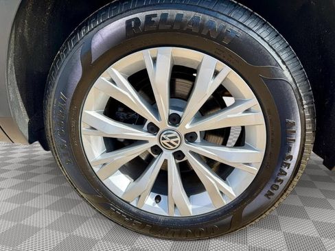 Used 2018 Volkswagen Tiguan S FWD image 37