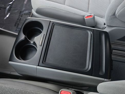 Used 2019 Toyota Sienna LE w/ Carpet Mat Package image 19