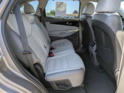 Used 2019 Kia Sorento SX AWD/4WD image 25