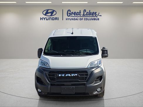 Used 2023 RAM ProMaster 2500 w/ Convenience Group FWD image 8
