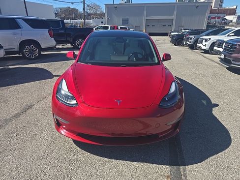 Used 2021 Tesla Model 3 Performance image 2
