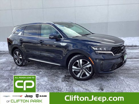 Used 2023 Kia Sorento SX Prestige image 1
