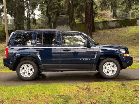 Used 2016 Jeep Patriot Sport image 8