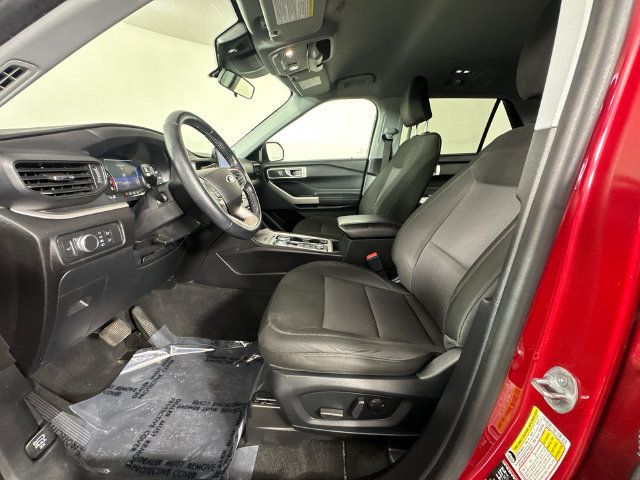 Used 2022 Ford Explorer XLT AWD/4WD image 4