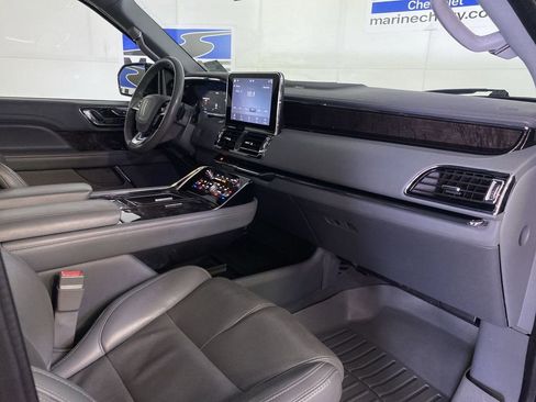 Used 2018 Lincoln Navigator Select AWD/4WD image 35