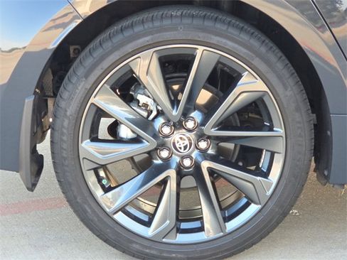 Used 2025 Toyota Corolla SE image 9