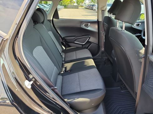 Used 2020 Kia Soul S FWD image 12