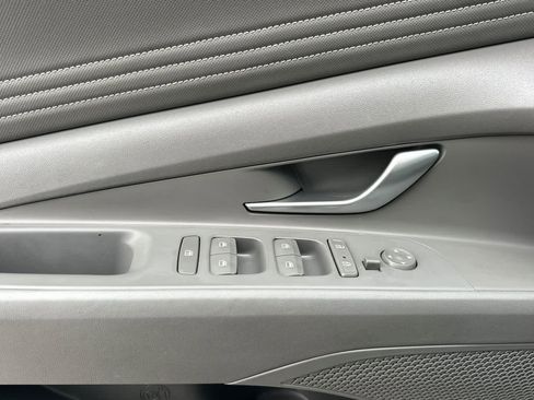 Used 2023 Hyundai Elantra SEL w/ Convenience Package image 13