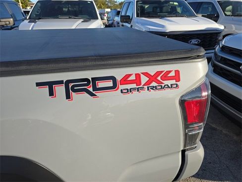 Used 2020 Toyota Tacoma TRD Off-Road image 5