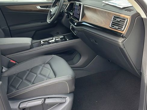 New 2026 Volkswagen Atlas SE image 32