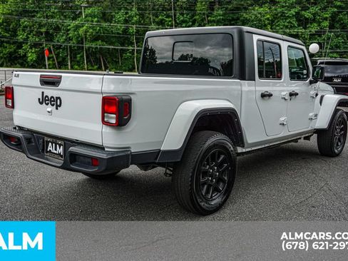 Used 2023 Jeep Gladiator Overland AWD/4WD image 5