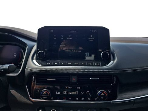 Used 2021 Nissan Rogue Platinum FWD image 21