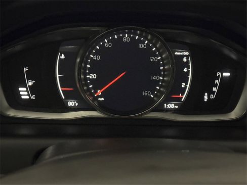 Used 2017 Volvo XC60 T6 Dynamic w/ Preferred Option Package image 26