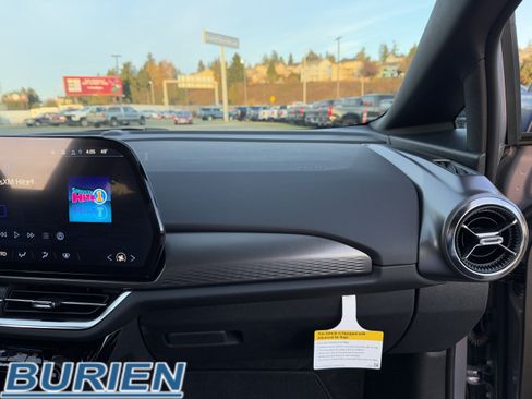 New 2026 Chevrolet Equinox EV LT image 23