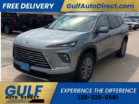 Used 2025 Buick Enclave Preferred FWD image 1