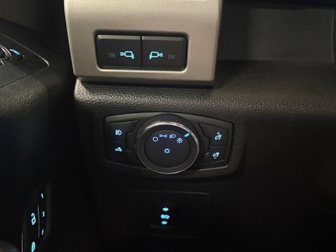 Used 2017 Ford F150 Lariat w/ Equipment Group 502A Luxury AWD/4WD image 19