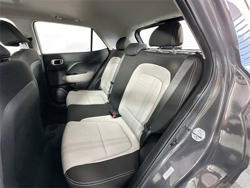 Used 2023 Hyundai Venue SEL image 24