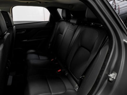 Used 2019 Jaguar F-PACE Premium image 33