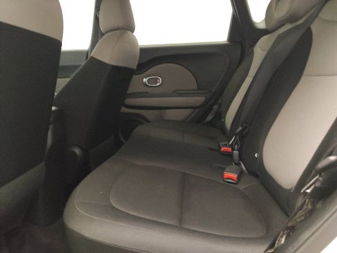 Used 2019 Kia Soul FWD image 18