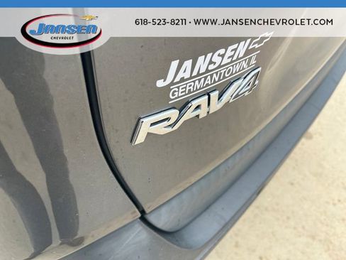 Used 2020 Toyota RAV4 XLE w/ Convenience Package image 32