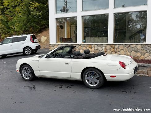 Used 2002 Ford Thunderbird image 2