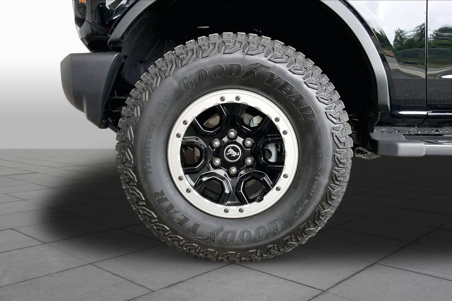 Used 2022 Ford Bronco Outer Banks w/ Sasquatch Package AWD/4WD image 11