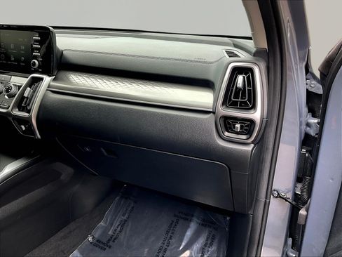 Certified 2023 Kia Sorento LX FWD image 27