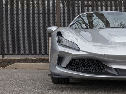 Used 2022 Ferrari F8 Tributo RWD image 6