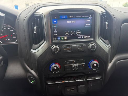 Used 2021 Chevrolet Silverado 1500 LT AWD/4WD image 10