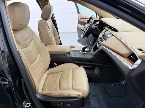 Used 2018 Cadillac XT5 Platinum w/ Driver Assist Package AWD/4WD image 15