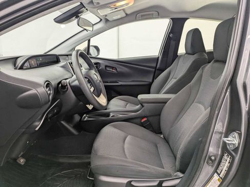 Used 2018 Toyota Prius One image 17