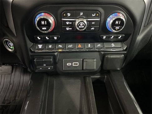 Used 2020 GMC Sierra 2500 SLT w/ SLT Premium Plus Package image 18