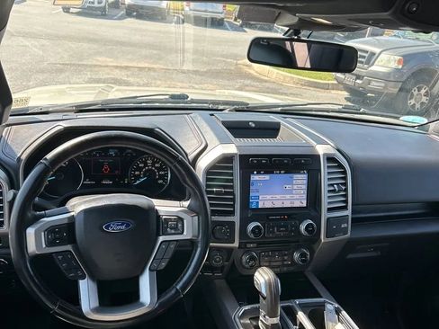 Used 2018 Ford F150 Platinum w/ Equipment Group 701A Luxury image 11