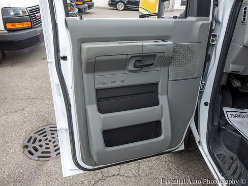 Used 2022 Ford E-350 and Econoline 350 Super Duty RWD image 14