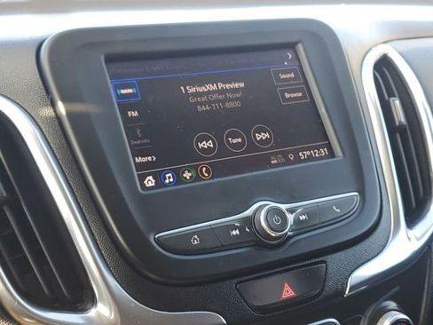 Used 2020 Chevrolet Equinox LT w/ Driver Convenience Package image 18