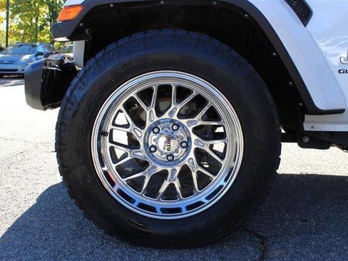 Used 2022 Jeep Gladiator Overland w/ Popular Equipment Package image 9