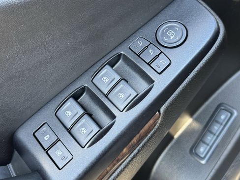 Used 2019 Chevrolet Tahoe LT image 26