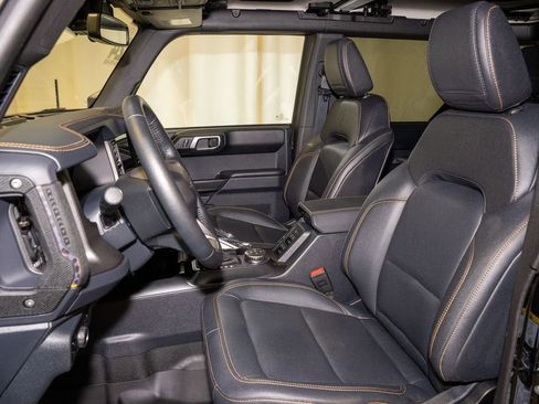 Used 2024 Ford Bronco Badlands image 10